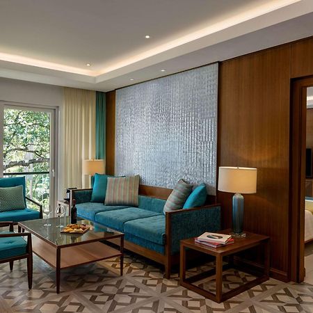 Movenpick Resort & Spa Boracay Yapak Экстерьер фото A suite at the Taj Bengal