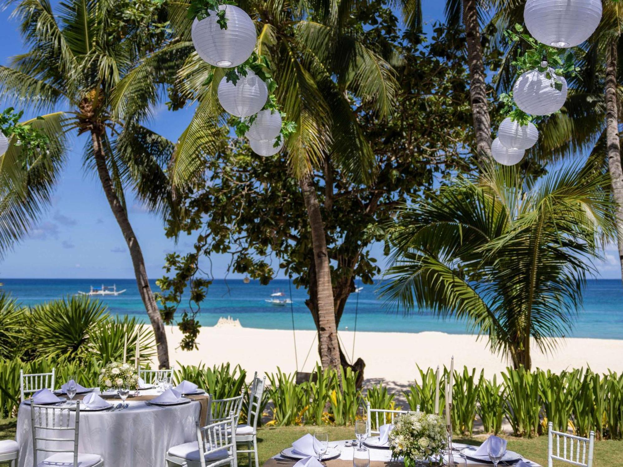 Movenpick Resort & Spa Boracay Yapak Экстерьер фото Beachfront at The Royal Paradise Hotel & Spa