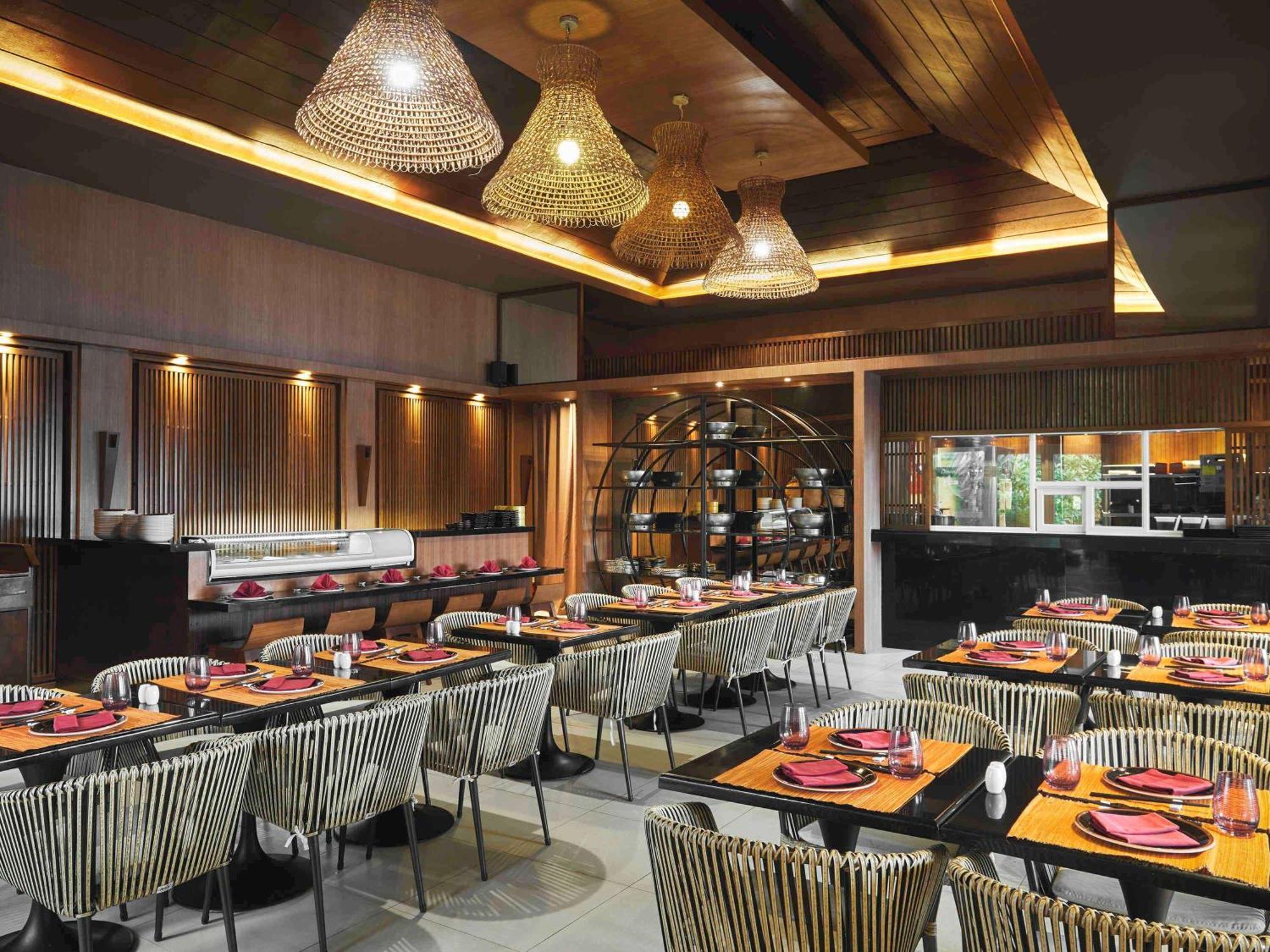 Movenpick Resort & Spa Boracay Yapak Экстерьер фото The interior of the restaurant