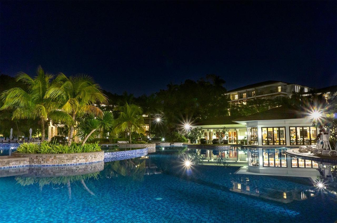 Movenpick Resort & Spa Boracay Yapak Экстерьер фото The resort at night