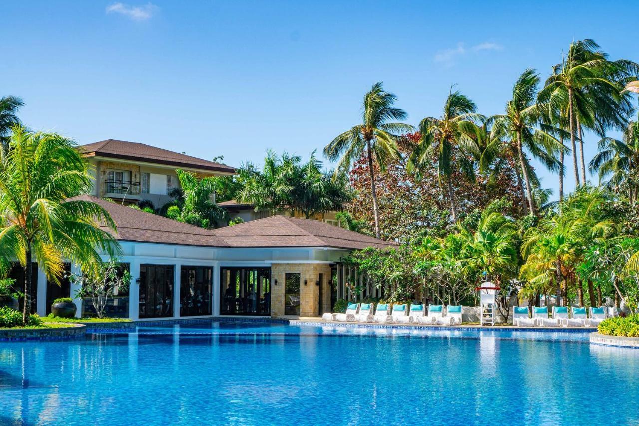Movenpick Resort & Spa Boracay Yapak Экстерьер фото The swimming pool at the resort